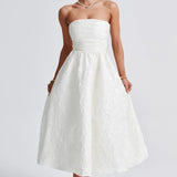 Stropløs trapez-aftenkjole i ensfarvet jacquard