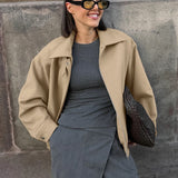 Overdimensioneret jakke med kraftig krave i uldblanding, ideel til pendling til arbejde