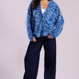 Løstsiddende cardigan med farverige striber og V-hals