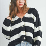 Stribet strikvest med bred V-hals og lange ærmer