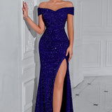 Paillettebesat aftenkjole med off-shoulder-snit og slids