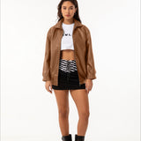 læderjakke med overdimensionerede reverser