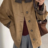 Brun ternet ruskindsjakke med opretstående krave