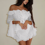 Elegant sæt med langærmet, flæset nederdel uden skuldre