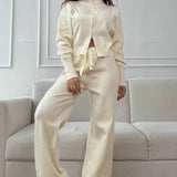 Todelt, tætsiddende striksæt med tovejslynlås for komfort på farten