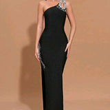 Asymmetrisk aftenkjole med rhinsten og bandage