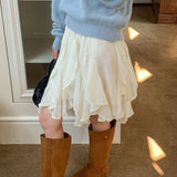 Romantisk asymmetrisk chiffon-miniskørt med flæser