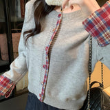 Rød ternet cardigan med rund hals i kontrastfarve