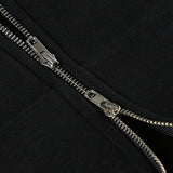 hættejakke med pelskant og lynlås i taljen