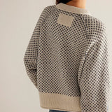 Oversized sweatshirt med rund hals og polkaprikker