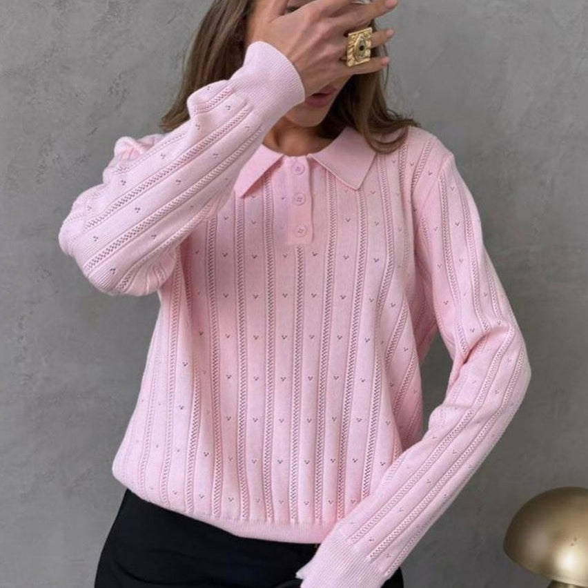 Løstsiddende bluse med jacquard-polokrave og lange ærmer