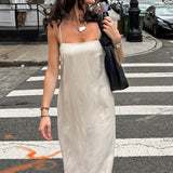 Løstsiddende maxikjole i khaki hør og bomuld med tynde stropper