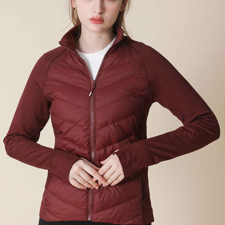 Let, tætsiddende dunjakke med høj krave, vindtæt sportsjakke