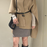 Asymmetrisk tørklæde, sjal, kappe eller frakke i ensfarvet Tencel-uld