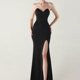 Stropløs plisseret aftenkjole med hjerteformet halsudskæring