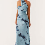 Maxi aftenkjole med fiskenetprint og spaghettistropper