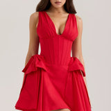 Puffy aftenkjole med korset og V-hals