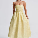 Stropløs trapez-aftenkjole i ensfarvet jacquard