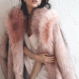 Varm frakke med åben ryg i plys imiteret pels