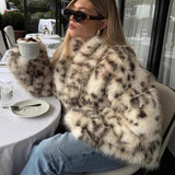 Leopardprint frakke med imiteret pelskrave