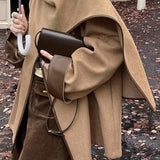 Asymmetrisk frakke med sjalkrave og farveblokke