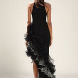 Sort asymmetrisk aftenkjole med mesh-flæser