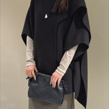 Asymmetrisk tørklæde, sjal, kappe eller frakke i ensfarvet Tencel-uld