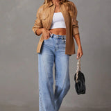 Brede, falmede jeans i streetwear-stil