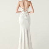 Stropløs plisseret aftenkjole med hjerteformet halsudskæring