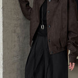 Kort ruskindsjakke med hakkrave