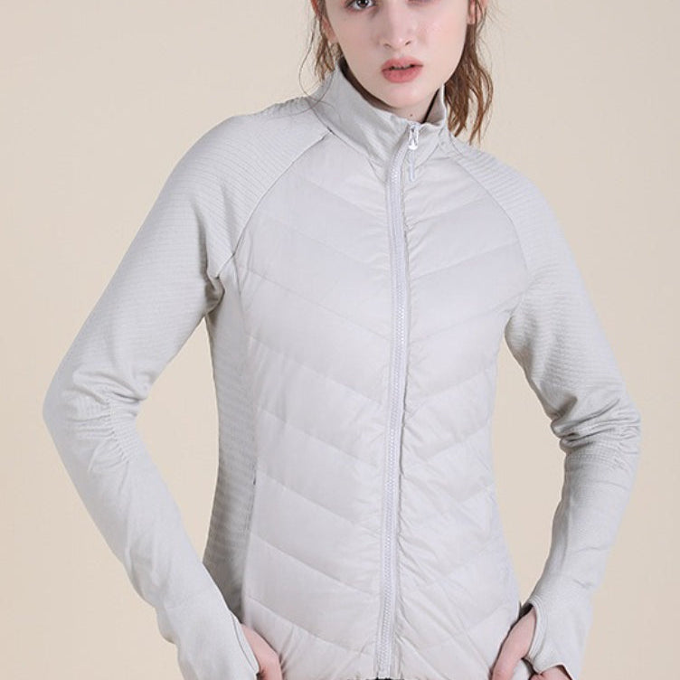 Let, tætsiddende dunjakke med høj krave, vindtæt sportsjakke