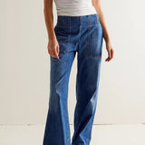 Jeans med elastisk linning med mellemhøj talje, rynkede ben og vide ben