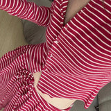 Romantisk sæt med to dele og minimalistiske striber