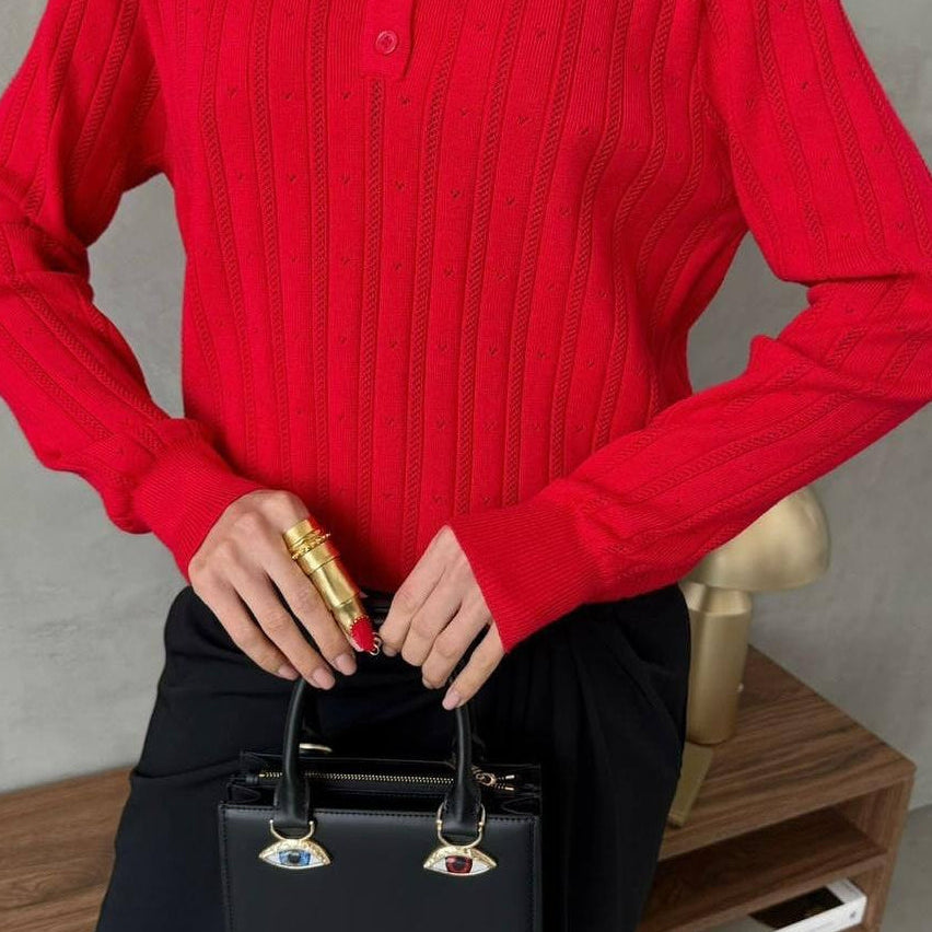 Løstsiddende bluse med jacquard-polokrave og lange ærmer