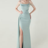 Havfrue-aftenkjole i satin med tynde stropper