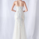 Aftenkjole med pailletter og strudsefjer