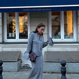 Todelt sæt: lyserød cardigan med klokkeærmer og polokrave, lige nederdel