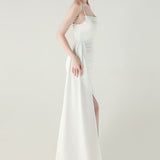 Havfrue-aftenkjole i satin med tynde stropper