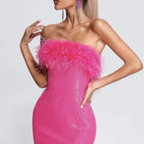 Aftenkjole med pailletter og kunstpels, off-shoulder