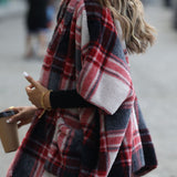 Kortærmet frakke med hætte i blødt, ternet stof