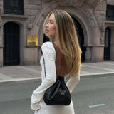 Sexet bodycon minikjole med V-hals og åben trapez i ryggen