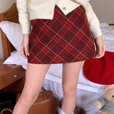 Højtaljet, ternet A-formet nederdel