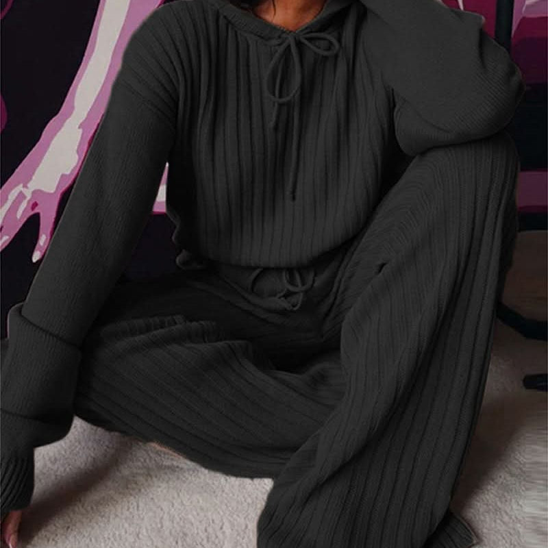 Damesæt – Ribbet strik – Komfortabel og elegant – Langærmet top med tætsiddende bukser