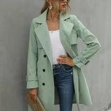 Dametrenchcoat – Klassisk snit – Dobbeltradet – Skræddersyet krave – Mellemlang