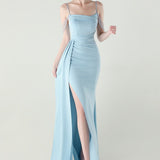 Havfrue-aftenkjole i satin med tynde stropper