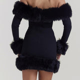 Bodycon minikjole med bløde paneler, off-shoulder design og en smal talje