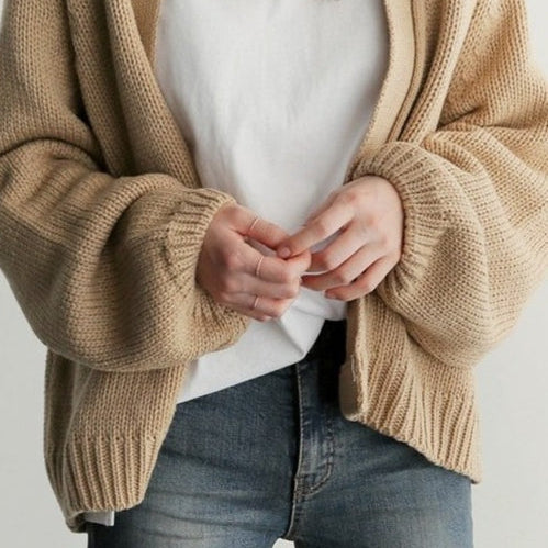 Afslappet cardigan med opsmøg