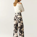 Afslappede jeans med vintage ko-print