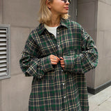 Mellemlang ternet bluse med dobbelte lommer