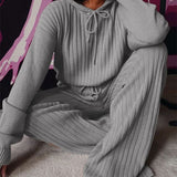 Damesæt – Ribbet strik – Komfortabel og elegant – Langærmet top med tætsiddende bukser